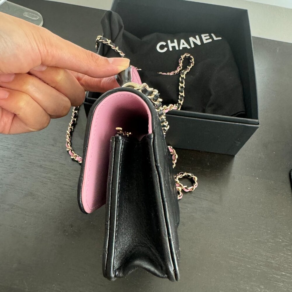 Chanel Clutch with Chain - Picture 9 of 9